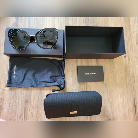 New Dolce&Gabbana DG4319 501/8G 51-22 140mm Cat Eye Sunglasses - Picture 2 of 6